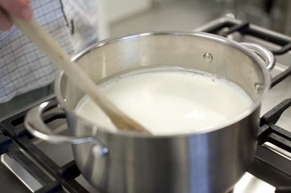 Cách làm sữa chua từ sữa tươi và "lũ trẻ háu ăn"