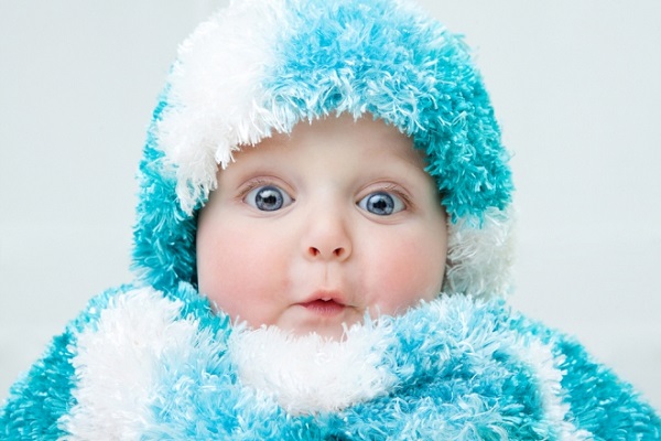 Lưu ý cho các mẹ khi chăm sóc cho trẻ sơ sinh vào mùa đông - Giữ ấm cho trẻ