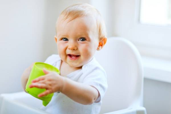 Những chú ý về dinh dưỡng cho trẻ từ 12 tháng tuổi trở đi - Tránh cho trẻ uống các loại thức uống có đường