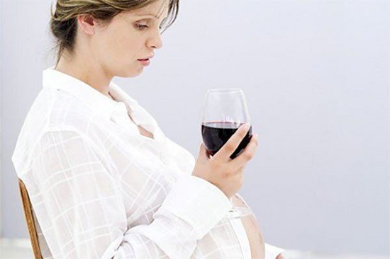 Tác hại của đồ uống chứa cồn với phụ nữ mang thai