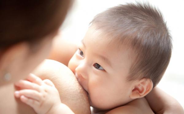 Sữa mẹ mang lại cho trẻ sức khỏe toàn diện
