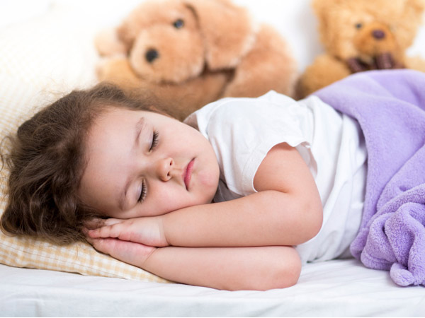 Thói quen ngủ của trẻ theo lứa tuổi từ sáu trở lên